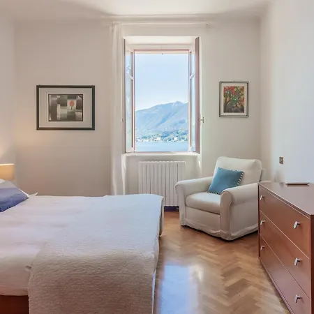 Dimora Cavour Stunning Lakeview Lägenhet *