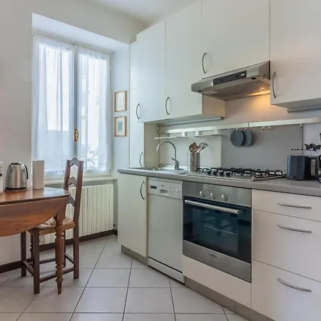 Dimora Cavour Stunning Lakeview Lägenhet *